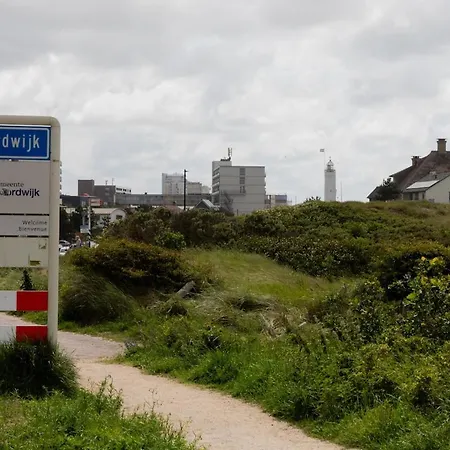 Salty Waves Noordwijk Dichtbij Strand Boulevard En Winkels Parkeren Is Inclusief Apartment